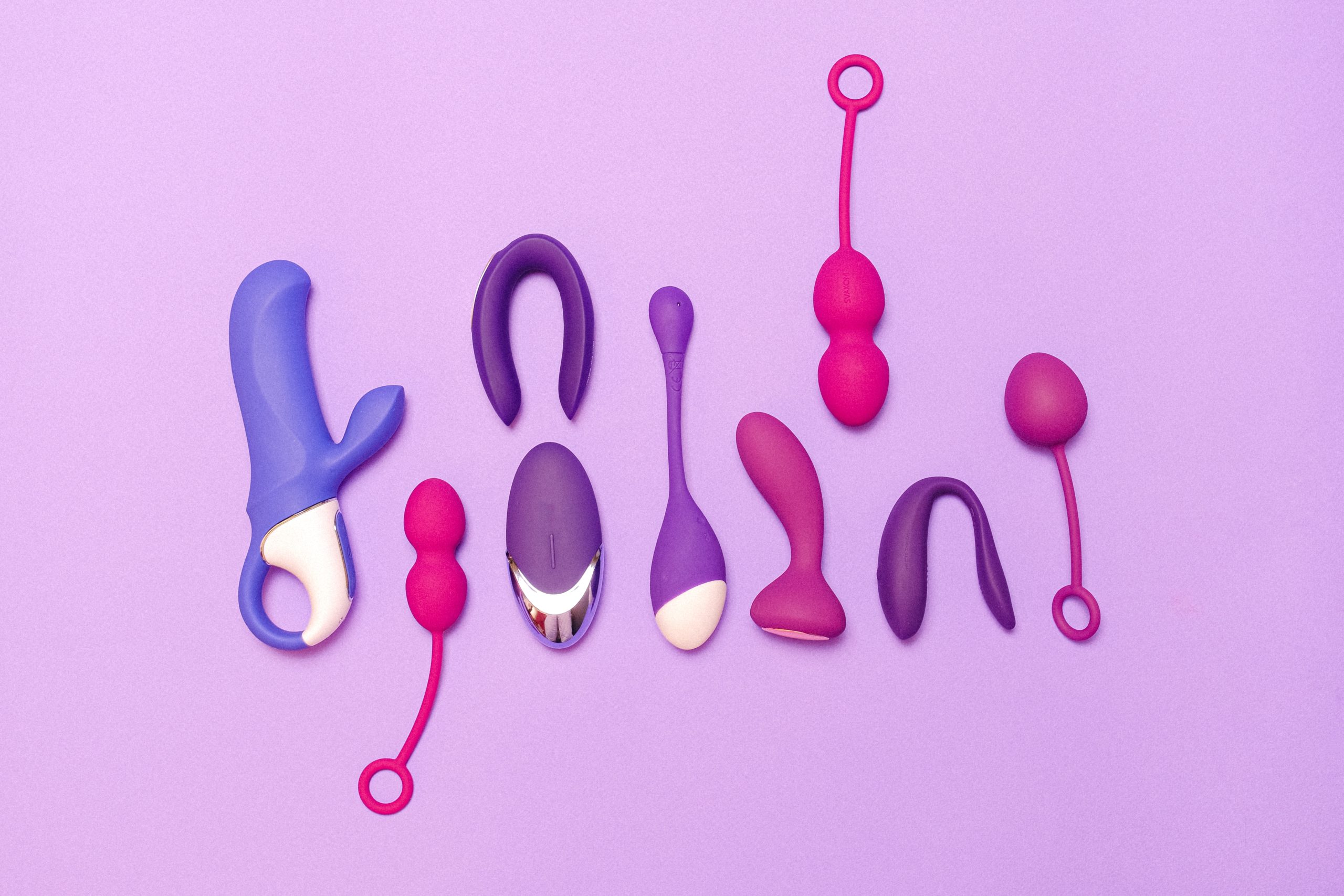 15 Best Hands-Free Sex Toys (For Solo or Couple Play)